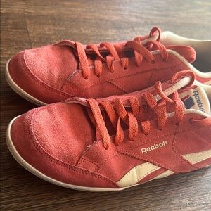 🛑SOLD🛑Reebok Red and Cream Sneakers